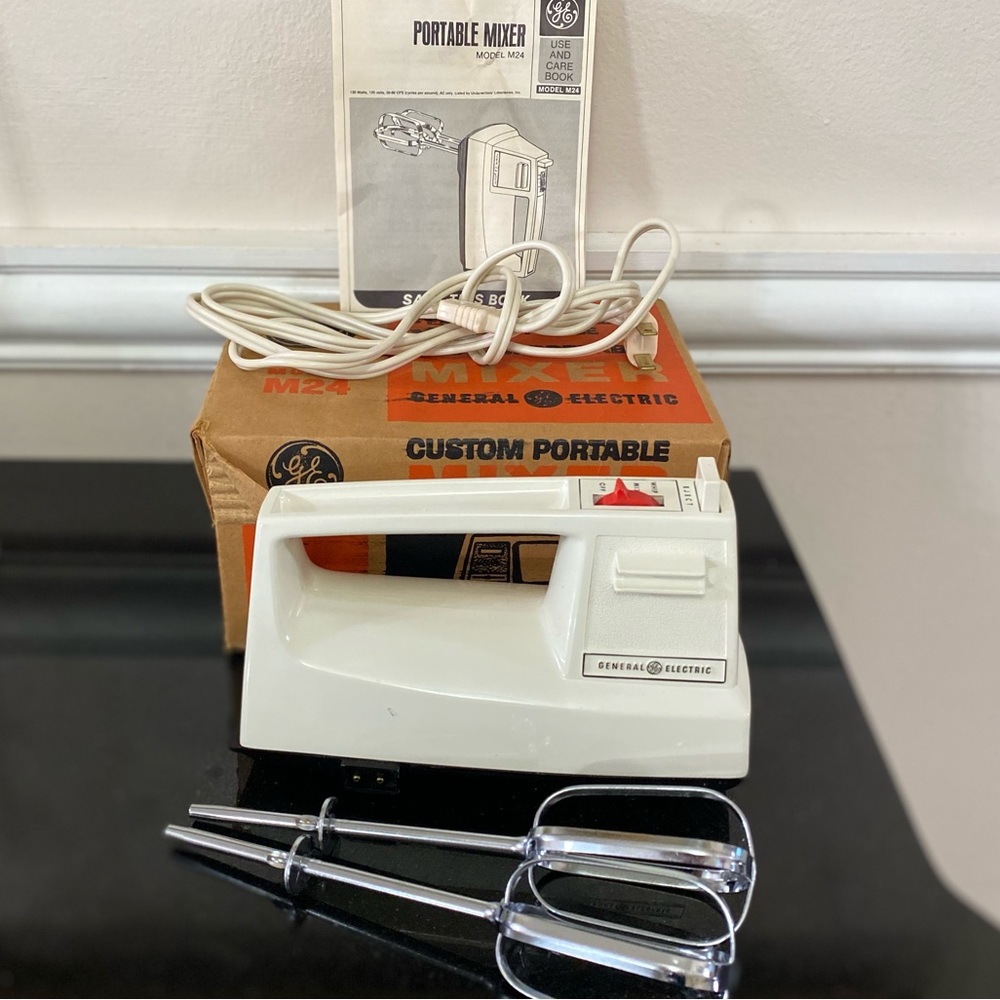 Vintage Retro G.E. General electric Portable Mixer